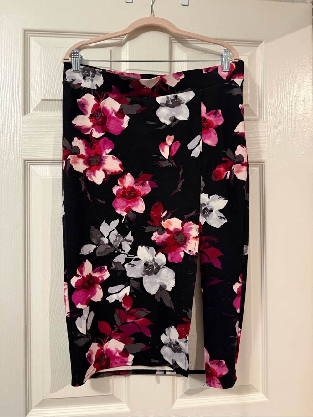 Women's Black Floral Pencil Skirt with Pink & White Blooms